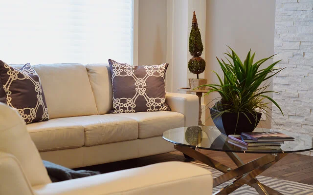 unique flower vase with snail pattern for decoration